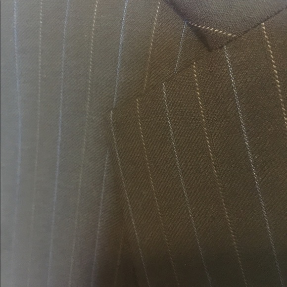 Lauren Ralph Lauren wool blazer. - Picture 8 of 8